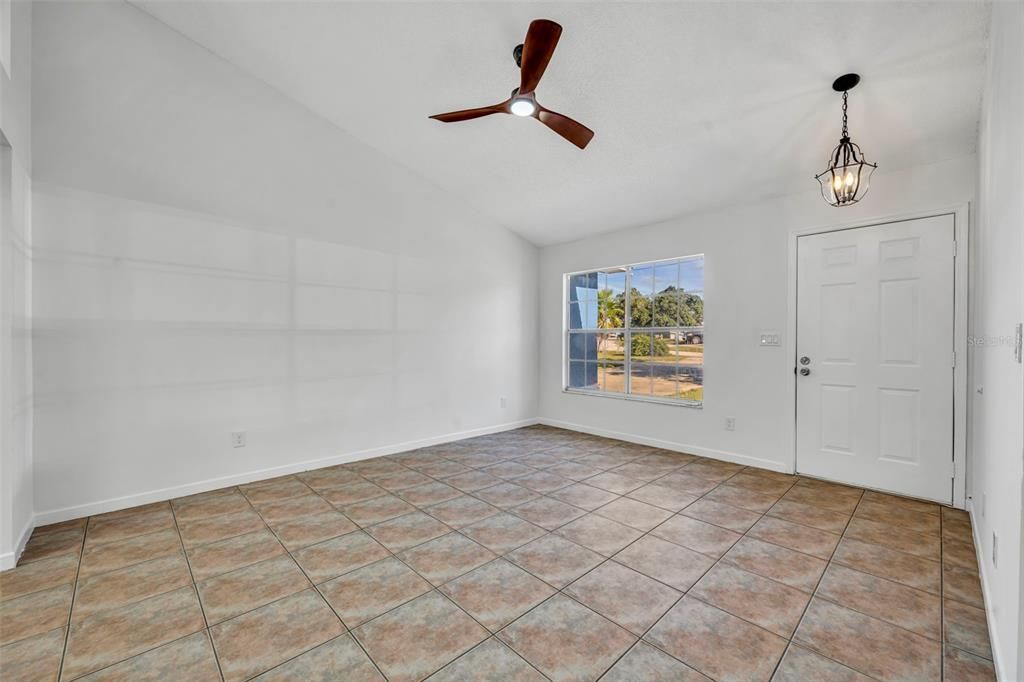 待售: $349,900 (3 贝兹, 2 浴室, 1357 平方英尺)