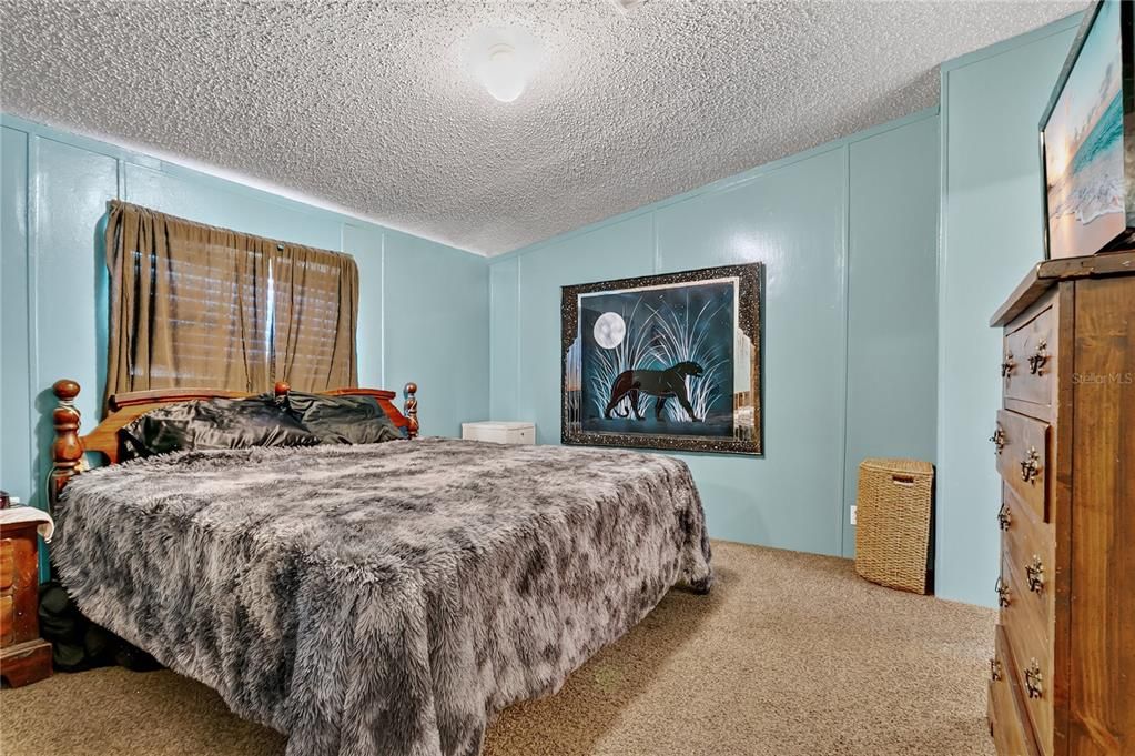 For Sale: $250,000 (3 beds, 2 baths, 1404 Square Feet)