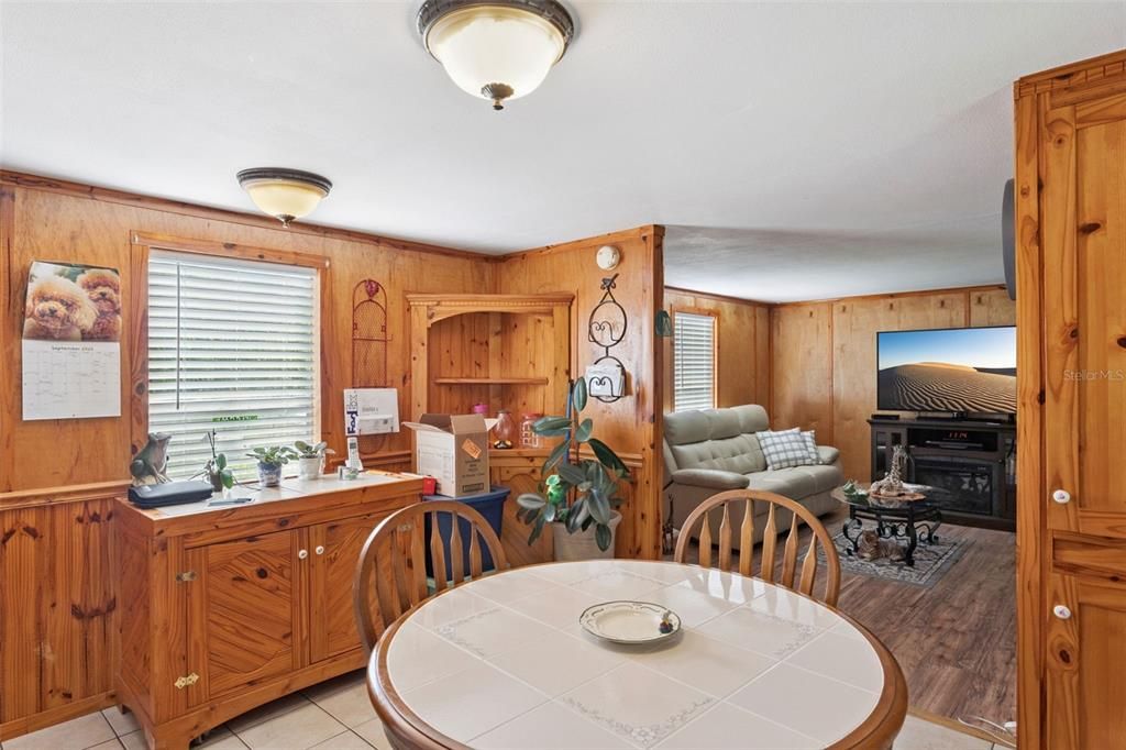 На продажу: $200,000 (3 спален, 2 ванн, 980 Квадратных фут)