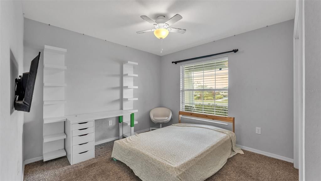 合同活跃: $307,000 (4 贝兹, 2 浴室, 1749 平方英尺)