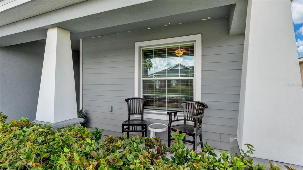 合同活跃: $307,000 (4 贝兹, 2 浴室, 1749 平方英尺)