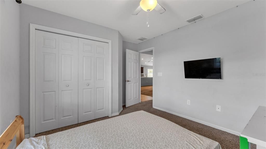 合同活跃: $307,000 (4 贝兹, 2 浴室, 1749 平方英尺)