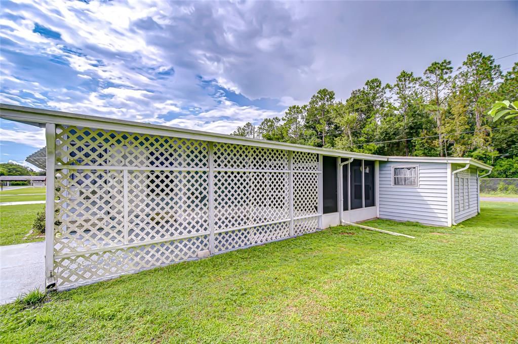 For Sale: $137,000 (2 beds, 2 baths, 864 Square Feet)