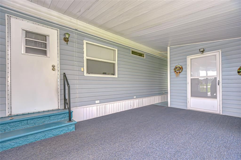 For Sale: $137,000 (2 beds, 2 baths, 864 Square Feet)