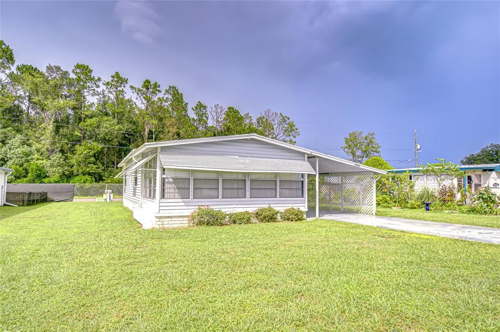 For Sale: $137,000 (2 beds, 2 baths, 864 Square Feet)