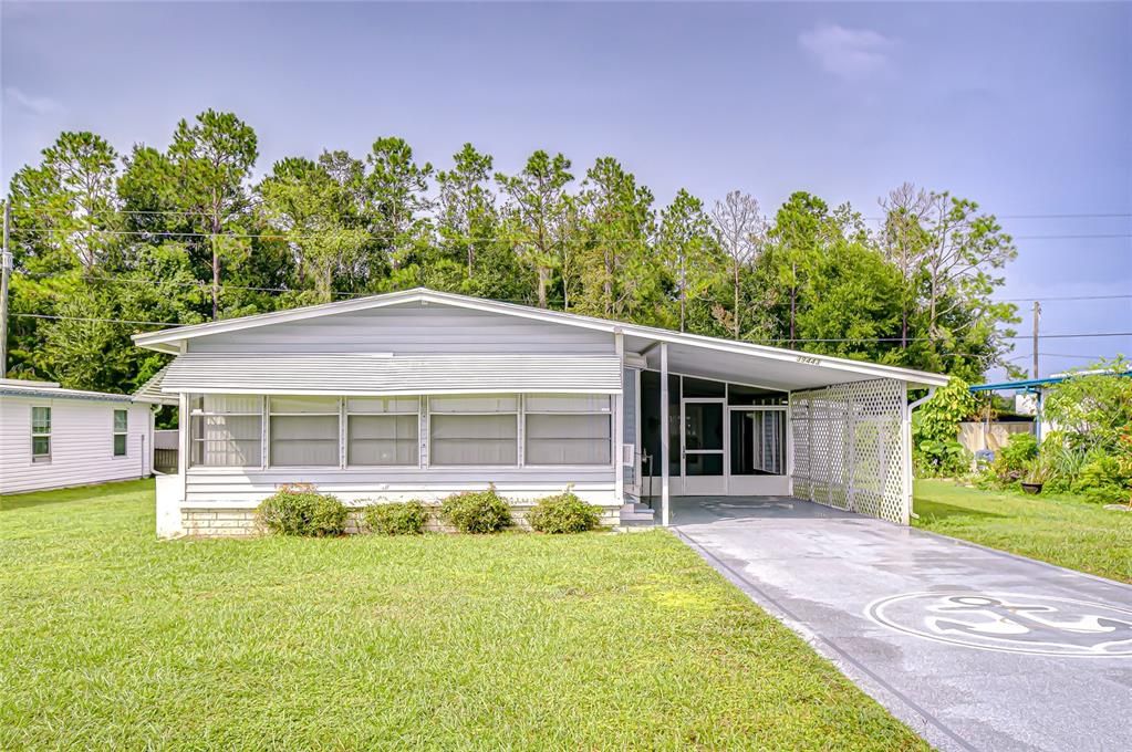 For Sale: $137,000 (2 beds, 2 baths, 864 Square Feet)