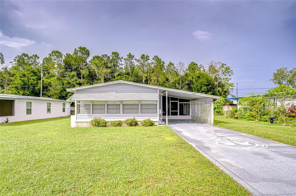 For Sale: $137,000 (2 beds, 2 baths, 864 Square Feet)