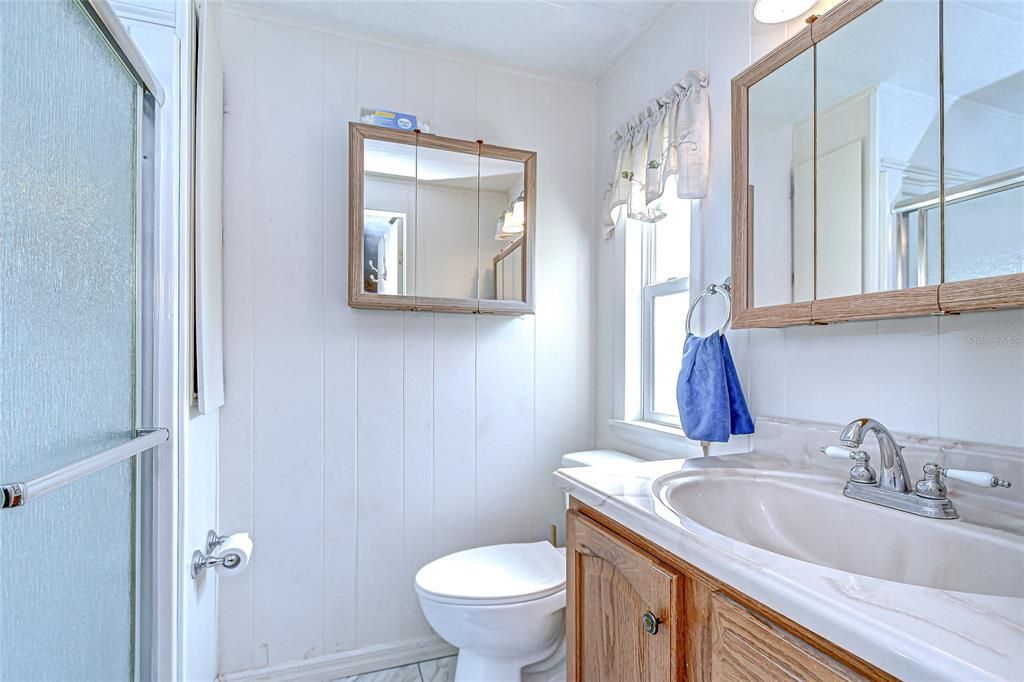 For Sale: $137,000 (2 beds, 2 baths, 864 Square Feet)