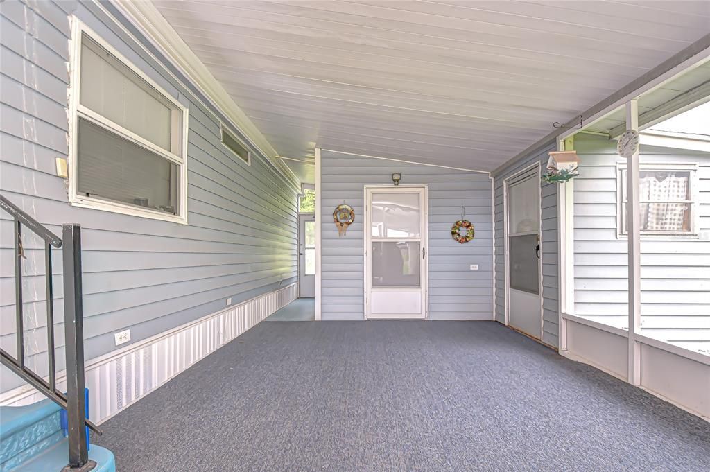 For Sale: $137,000 (2 beds, 2 baths, 864 Square Feet)