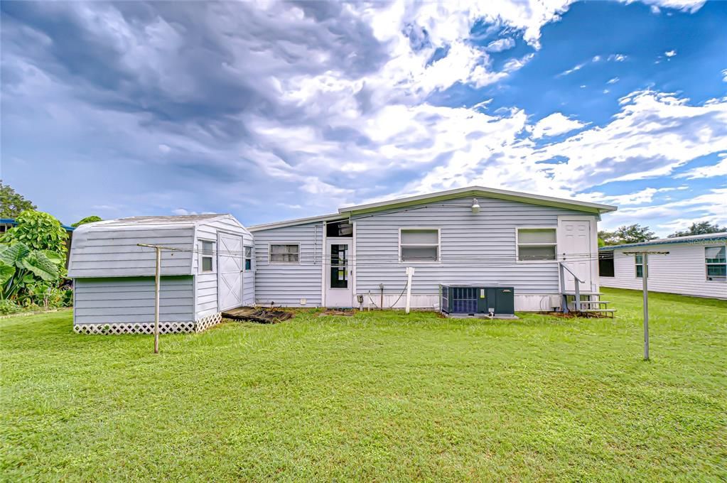 For Sale: $137,000 (2 beds, 2 baths, 864 Square Feet)