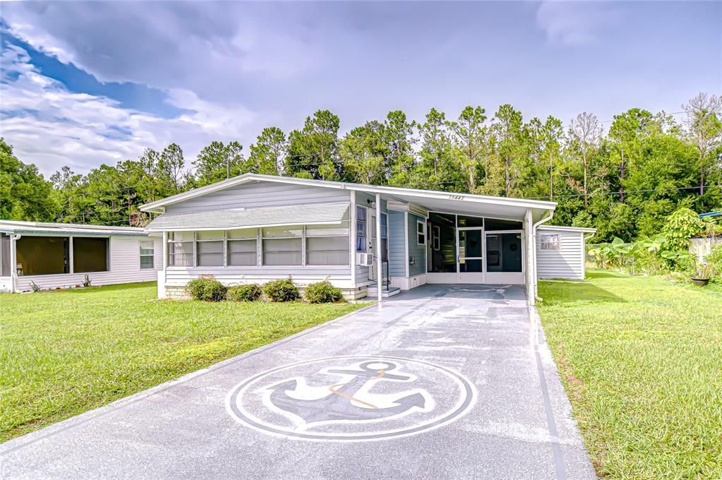 For Sale: $137,000 (2 beds, 2 baths, 864 Square Feet)