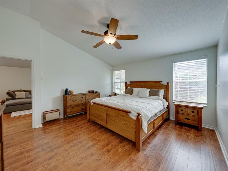 На продажу: $465,000 (3 спален, 2 ванн, 1935 Квадратных фут)