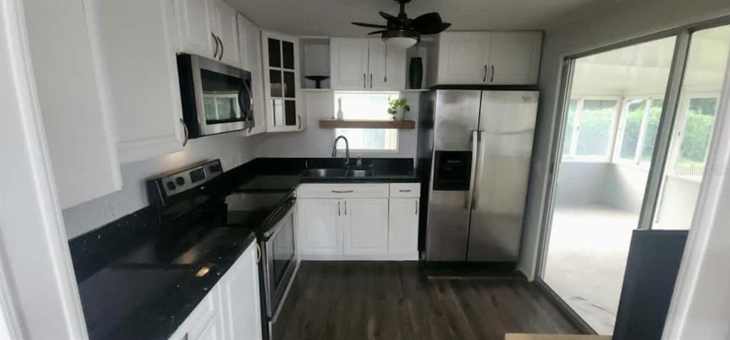 For Sale: $59,000 (2 beds, 2 baths, 1156 Square Feet)