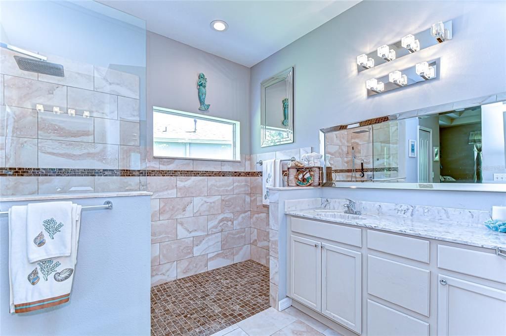 合同活跃: $400,000 (3 贝兹, 2 浴室, 1757 平方英尺)