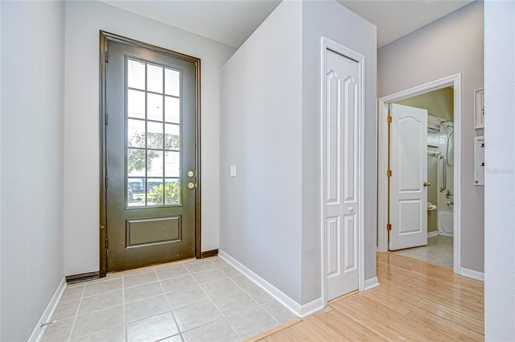 合同活跃: $400,000 (3 贝兹, 2 浴室, 1757 平方英尺)