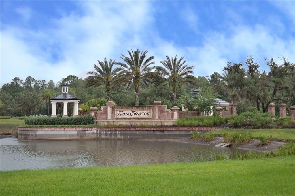 合同活跃: $400,000 (3 贝兹, 2 浴室, 1757 平方英尺)