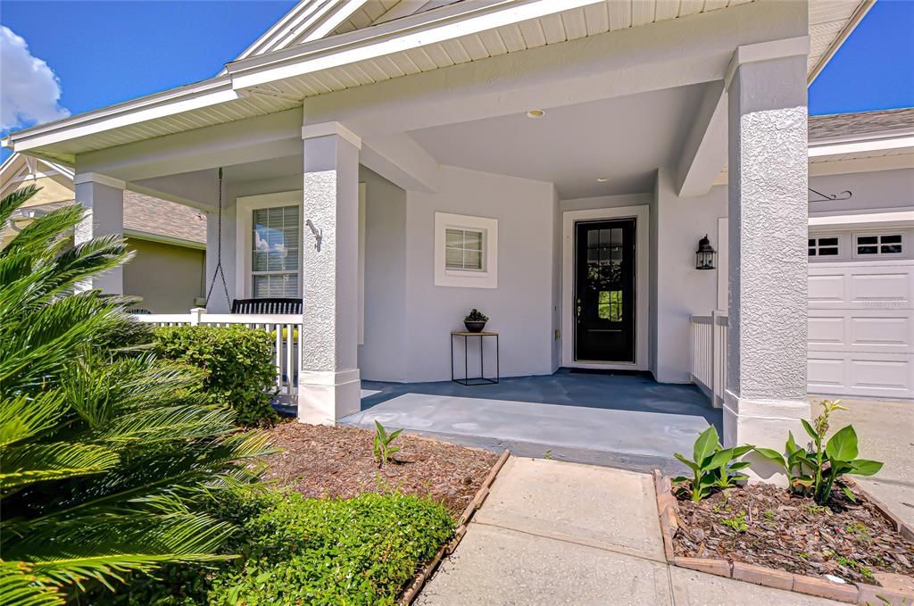 合同活跃: $400,000 (3 贝兹, 2 浴室, 1757 平方英尺)