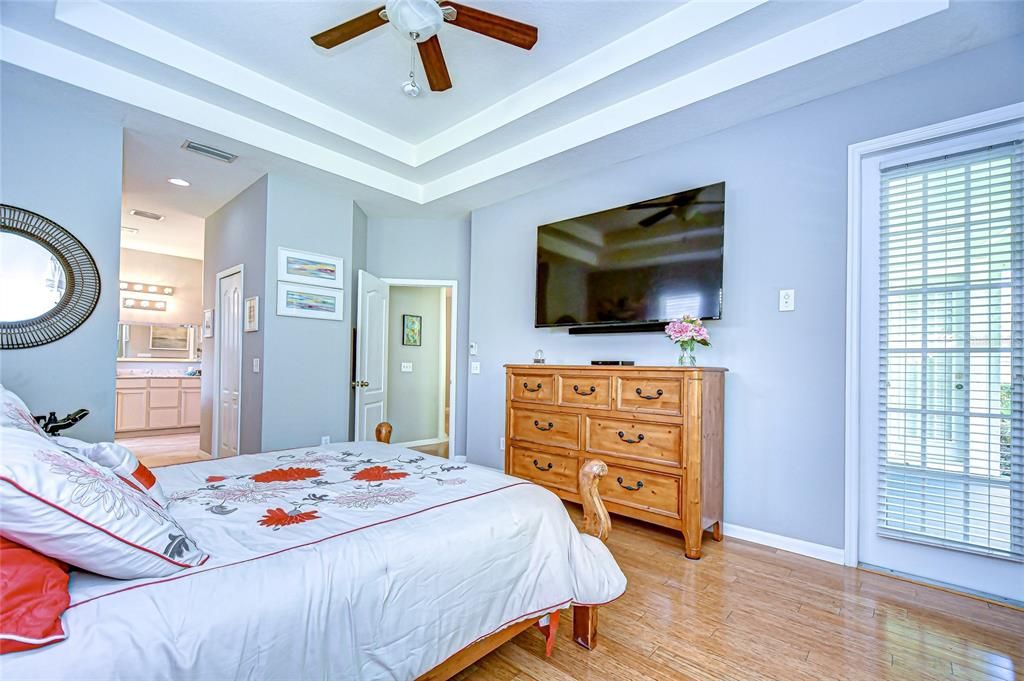 合同活跃: $400,000 (3 贝兹, 2 浴室, 1757 平方英尺)