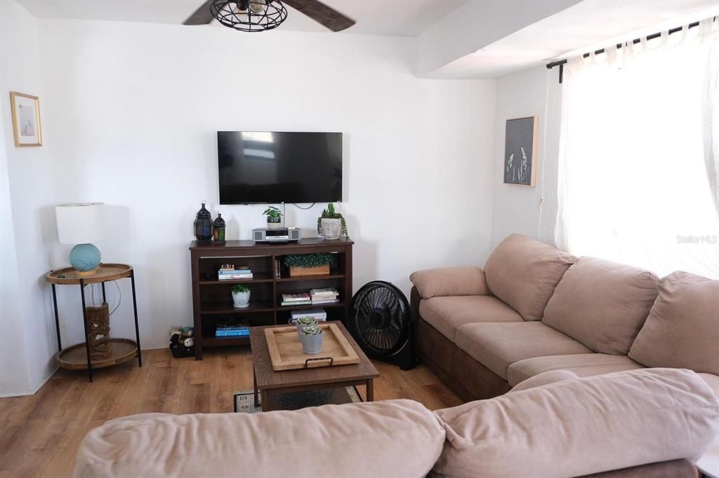 En Venta: $595,000 (3 camas, 1 baños, 1016 Pies cuadrados)