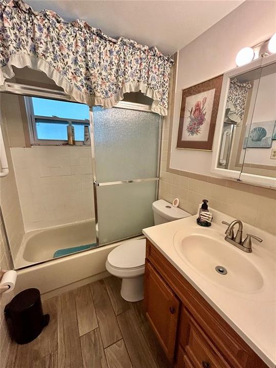 For Sale: $205,000 (2 beds, 1 baths, 624 Square Feet)