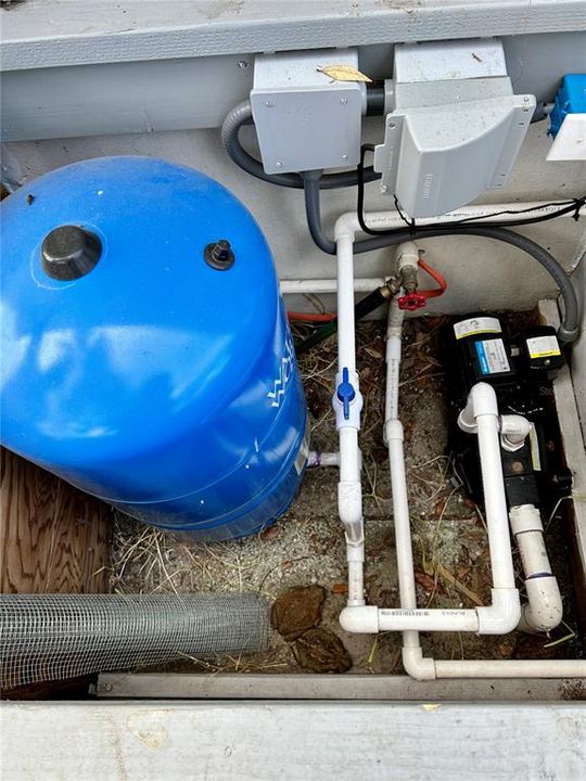 For Sale: $205,000 (2 beds, 1 baths, 624 Square Feet)