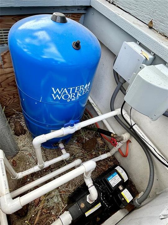 For Sale: $205,000 (2 beds, 1 baths, 624 Square Feet)