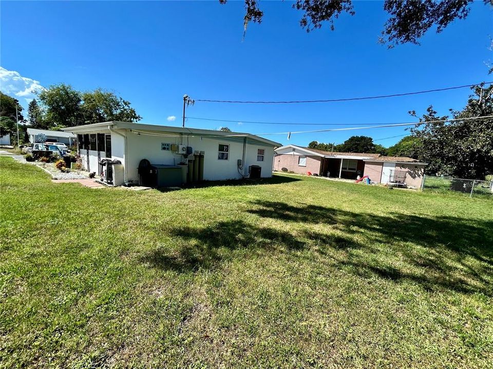 For Sale: $205,000 (2 beds, 1 baths, 624 Square Feet)