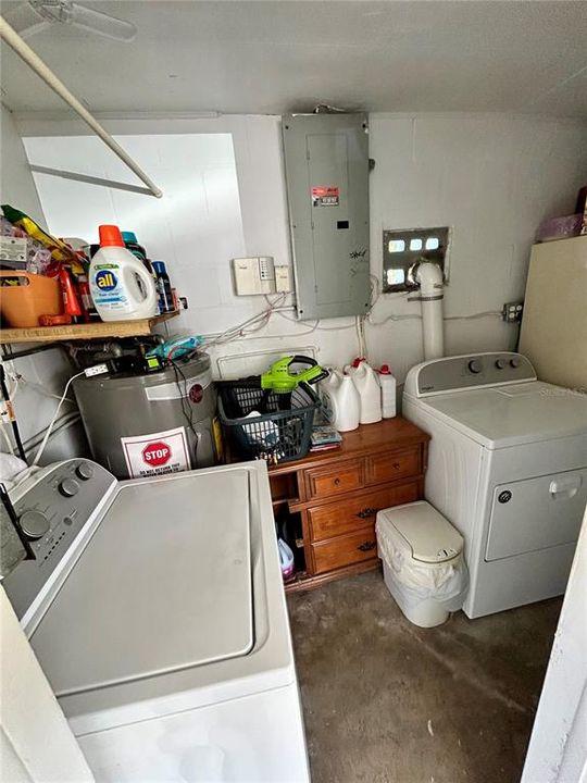 For Sale: $205,000 (2 beds, 1 baths, 624 Square Feet)