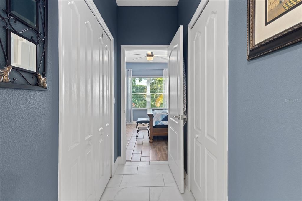 合同活跃: $390,000 (2 贝兹, 2 浴室, 1439 平方英尺)