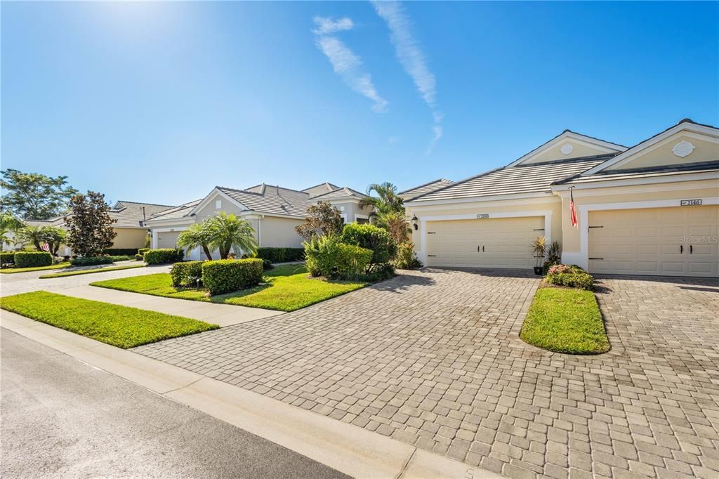 合同活跃: $390,000 (2 贝兹, 2 浴室, 1439 平方英尺)