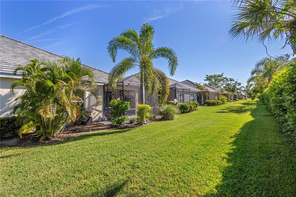 合同活跃: $390,000 (2 贝兹, 2 浴室, 1439 平方英尺)