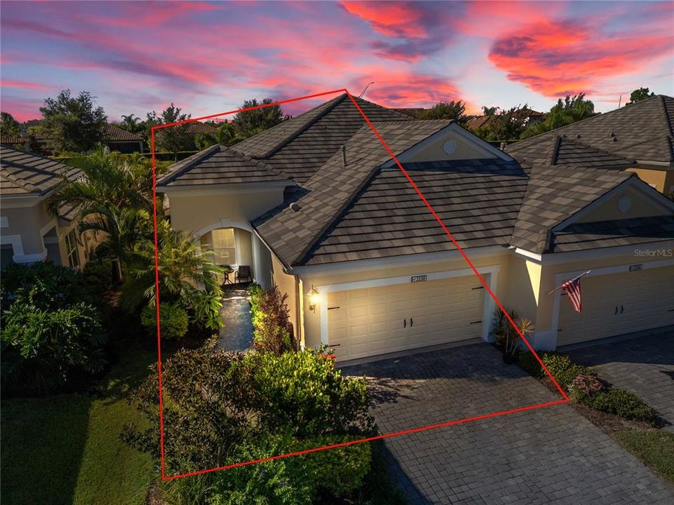 合同活跃: $390,000 (2 贝兹, 2 浴室, 1439 平方英尺)