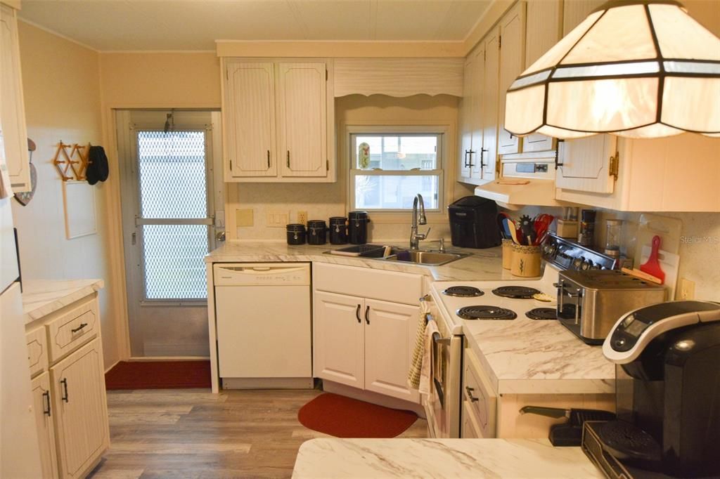 На продажу: $180,000 (2 спален, 2 ванн, 1008 Квадратных фут)