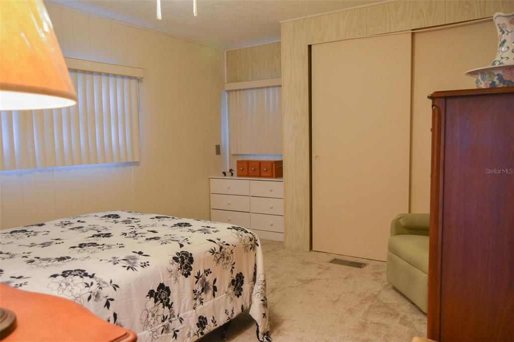 На продажу: $180,000 (2 спален, 2 ванн, 1008 Квадратных фут)