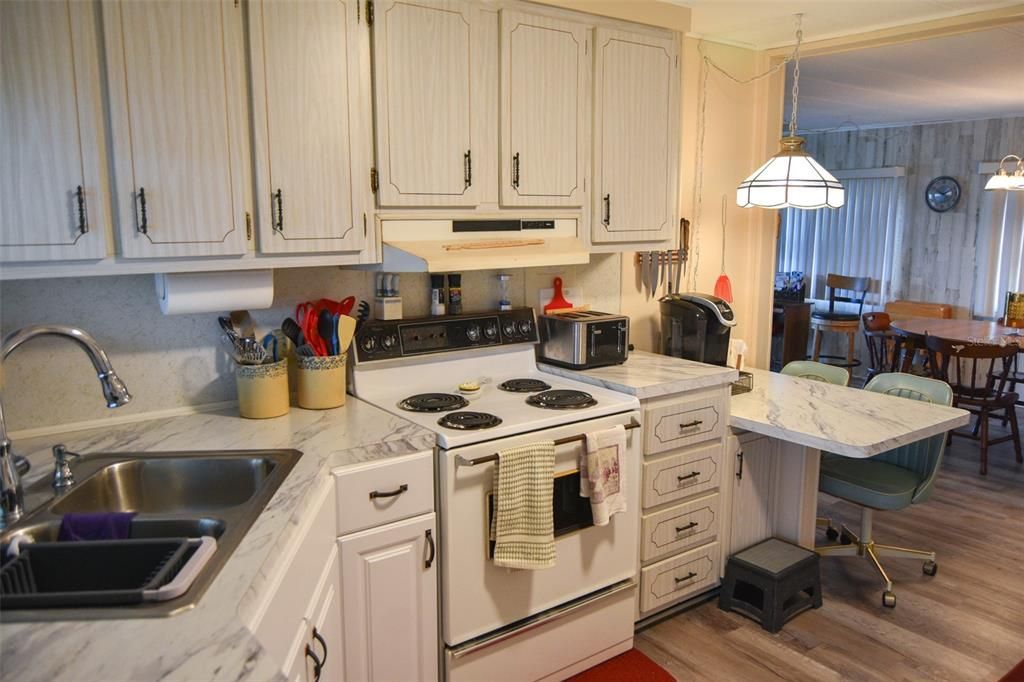 На продажу: $180,000 (2 спален, 2 ванн, 1008 Квадратных фут)