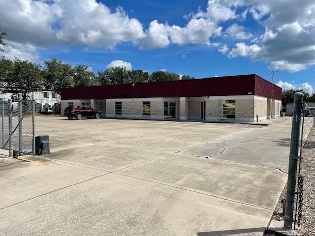 Active With Contract: $1,295,000 (0 beds, 0 baths, 6162 Square Feet)