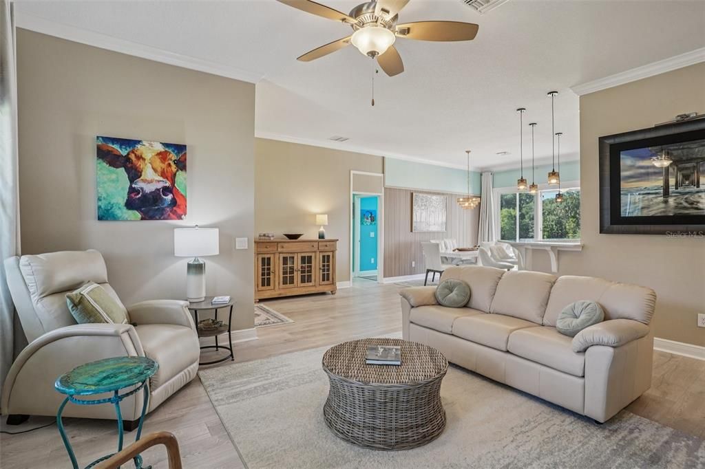 Active With Contract: $419,000 (3 beds, 2 baths, 1712 Square Feet)