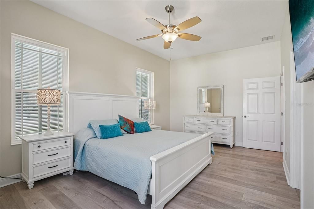 Active With Contract: $419,000 (3 beds, 2 baths, 1712 Square Feet)