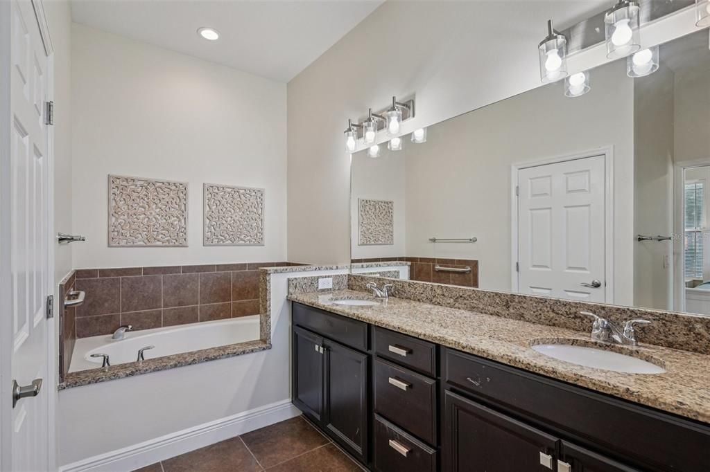 Active With Contract: $419,000 (3 beds, 2 baths, 1712 Square Feet)