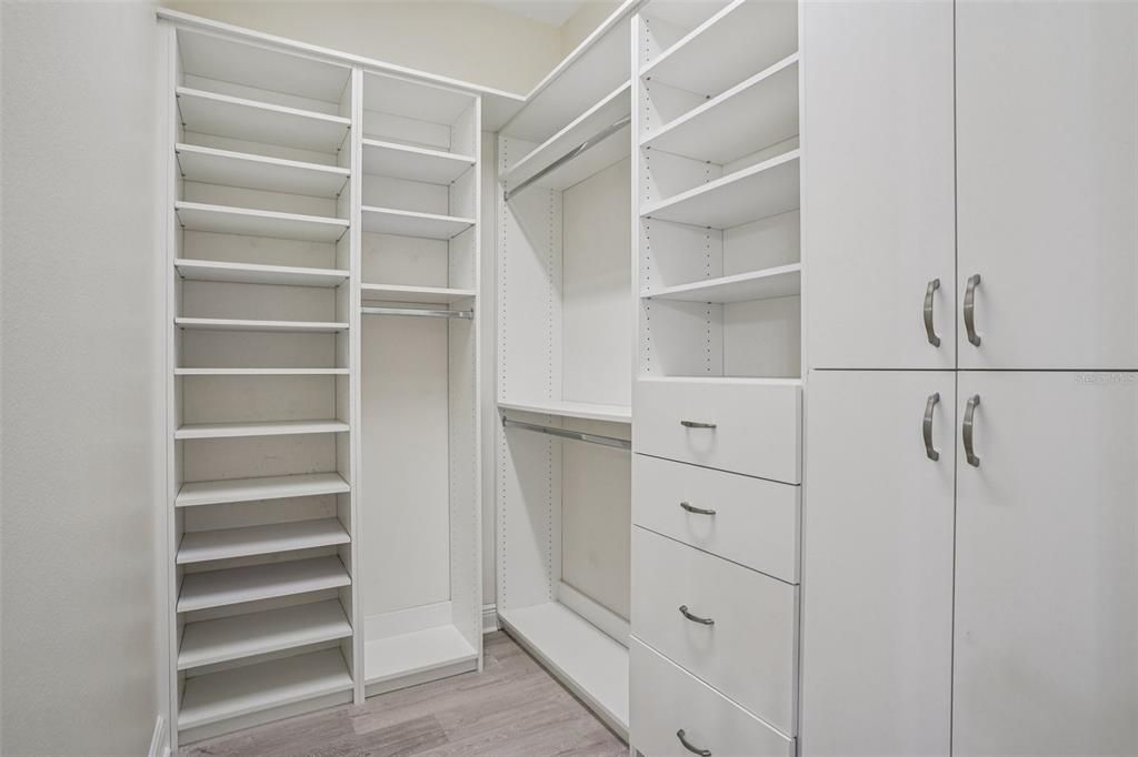 Active With Contract: $419,000 (3 beds, 2 baths, 1712 Square Feet)