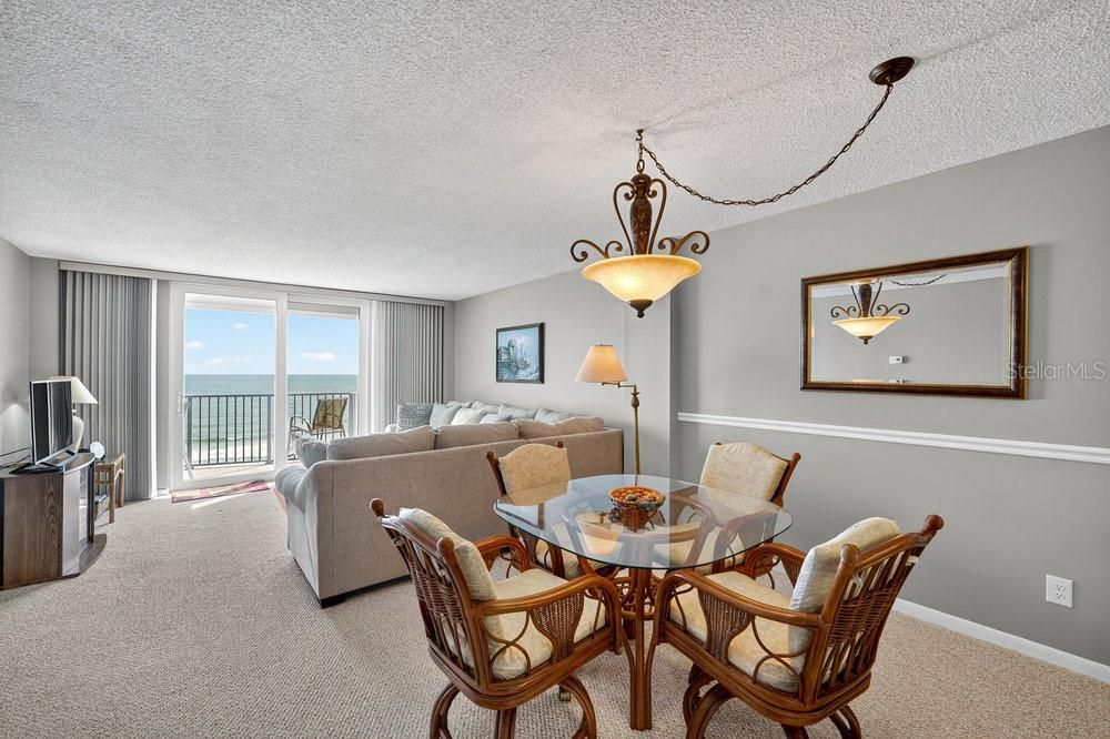 待售: $369,900 (2 贝兹, 2 浴室, 1131 平方英尺)