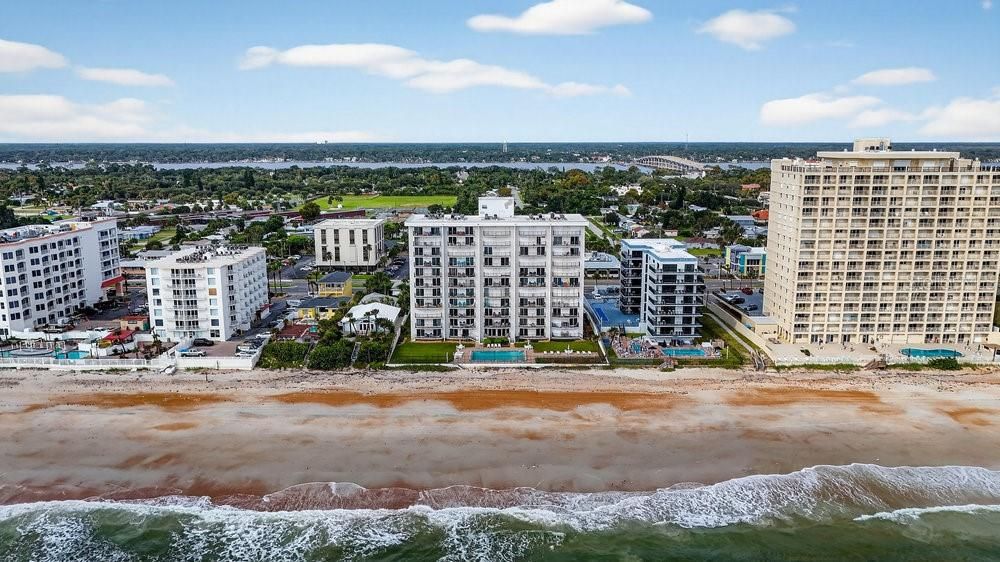 待售: $369,900 (2 贝兹, 2 浴室, 1131 平方英尺)