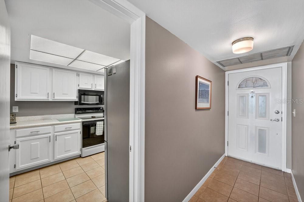 待售: $369,900 (2 贝兹, 2 浴室, 1131 平方英尺)