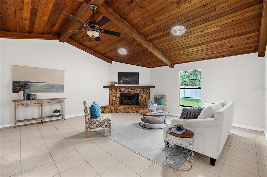 Activo con contrato: $1,125,000 (4 camas, 3 baños, 2809 Pies cuadrados)