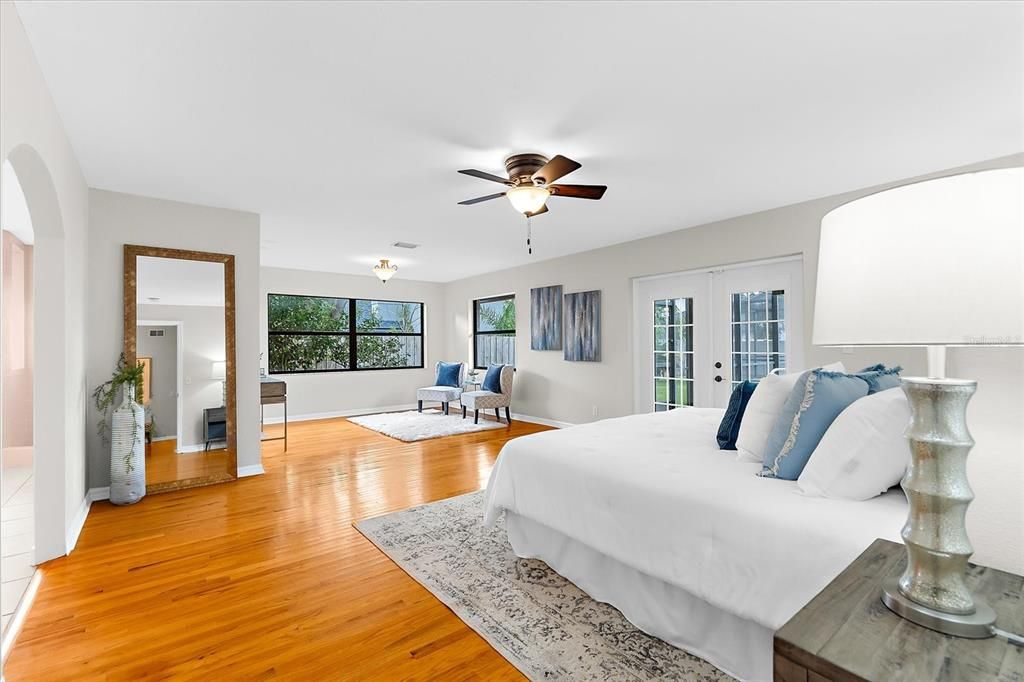 Activo con contrato: $1,125,000 (4 camas, 3 baños, 2809 Pies cuadrados)