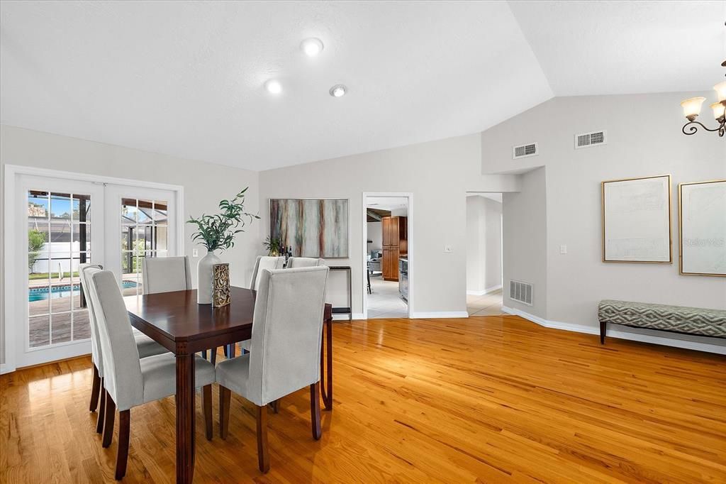 Activo con contrato: $1,125,000 (4 camas, 3 baños, 2809 Pies cuadrados)