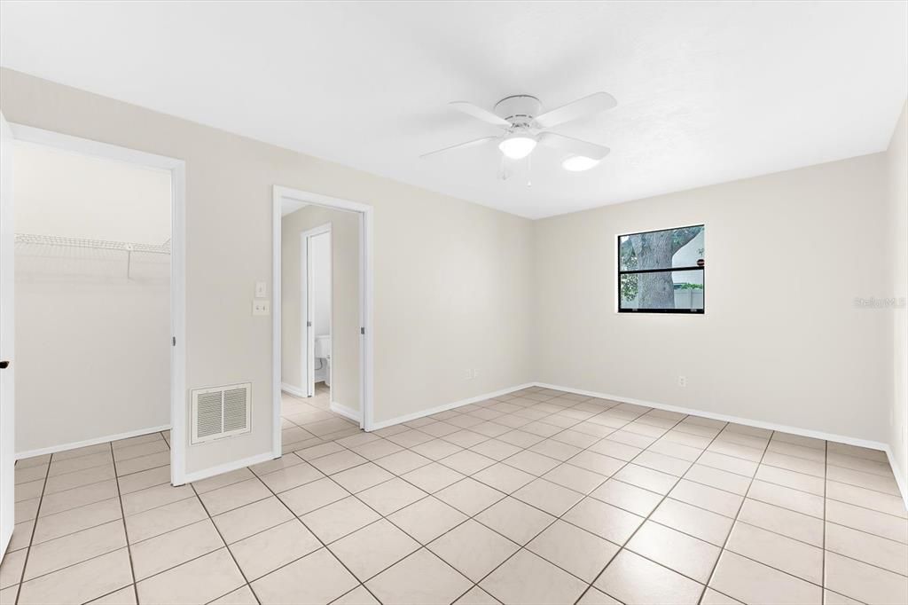 Activo con contrato: $1,125,000 (4 camas, 3 baños, 2809 Pies cuadrados)