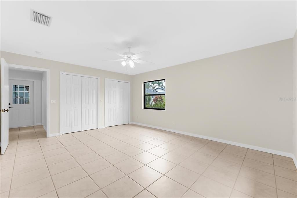 Activo con contrato: $1,125,000 (4 camas, 3 baños, 2809 Pies cuadrados)