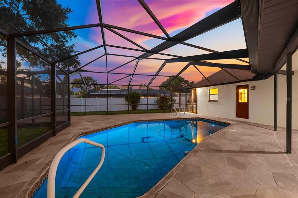 Activo con contrato: $1,125,000 (4 camas, 3 baños, 2809 Pies cuadrados)