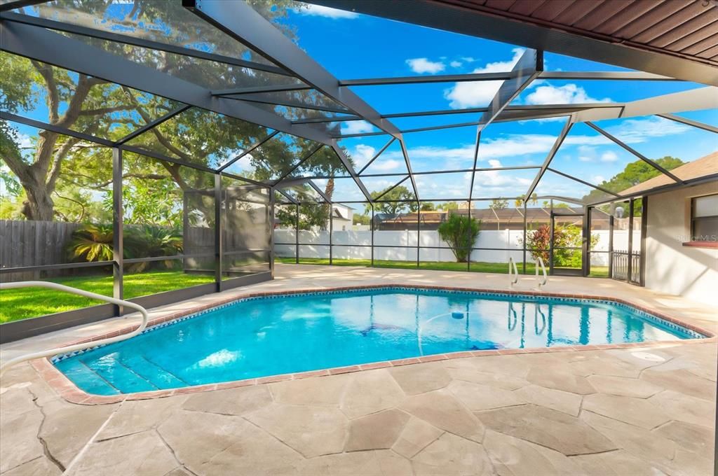 Activo con contrato: $1,125,000 (4 camas, 3 baños, 2809 Pies cuadrados)